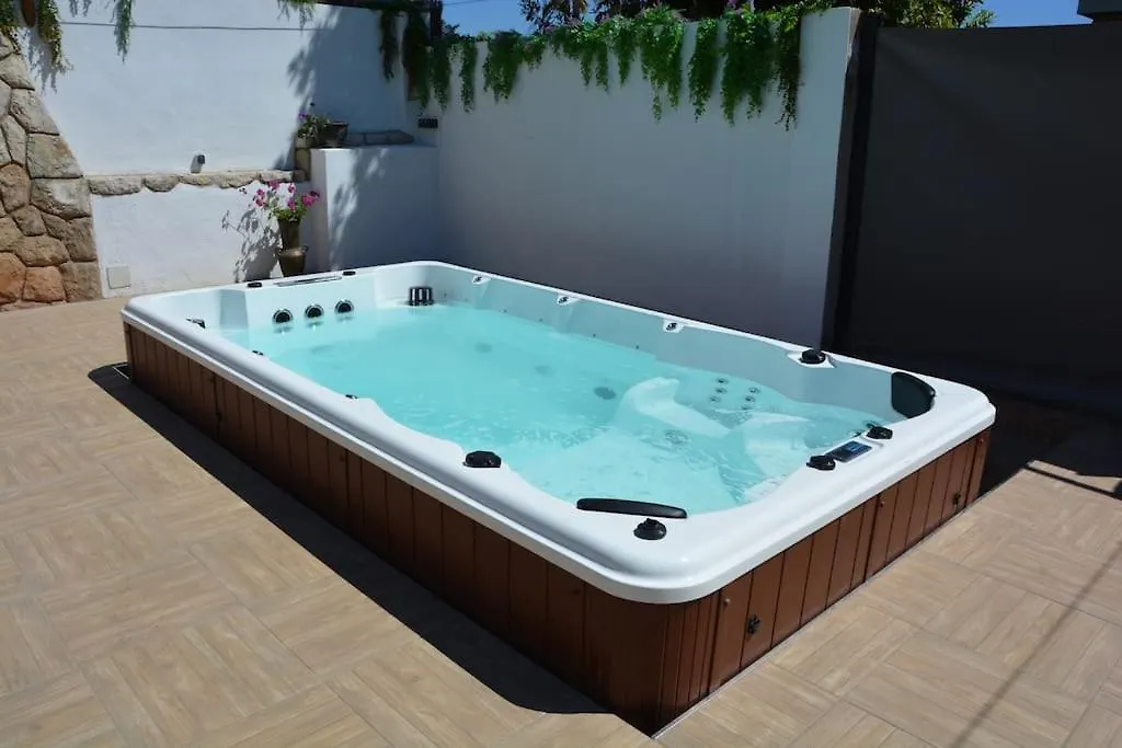 Holiday home Loft El Ranch Playa A 10 Minutos Andando Con Jacuzzi Xxl Y Jardin Privado Villa Calafell Spain