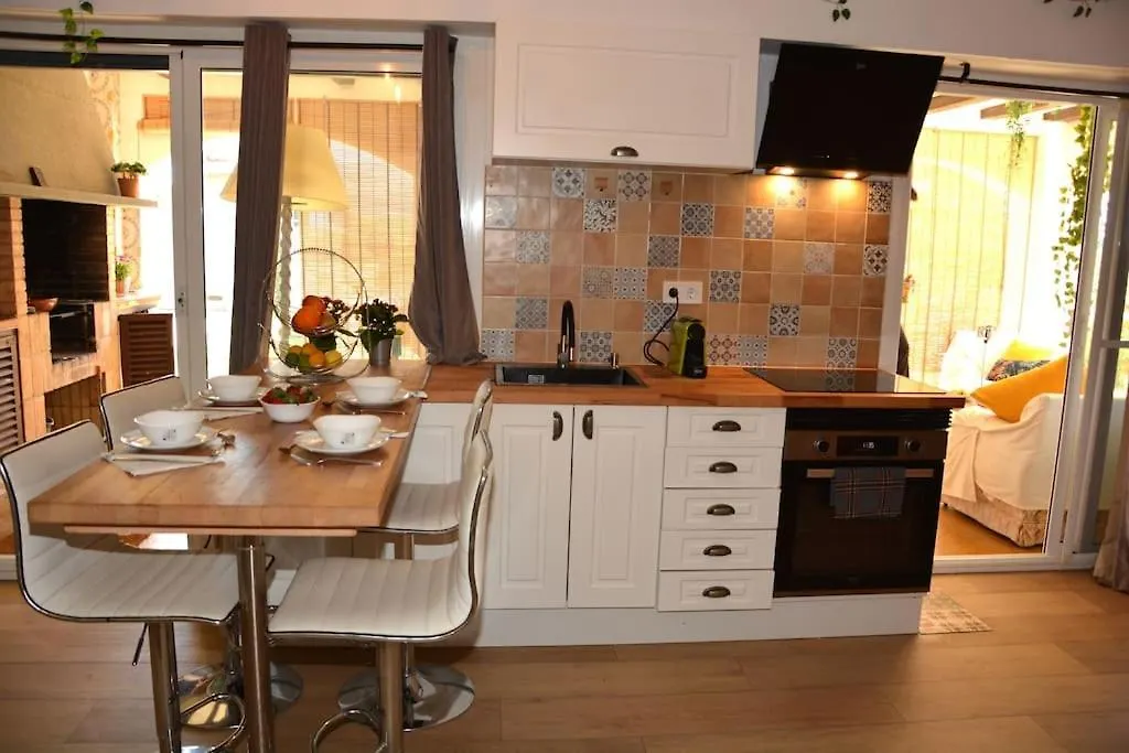 Loft El Ranch Playa A 10 Minutos Andando Con Jacuzzi Xxl Y Jardin Privado Villa Calafell Holiday home