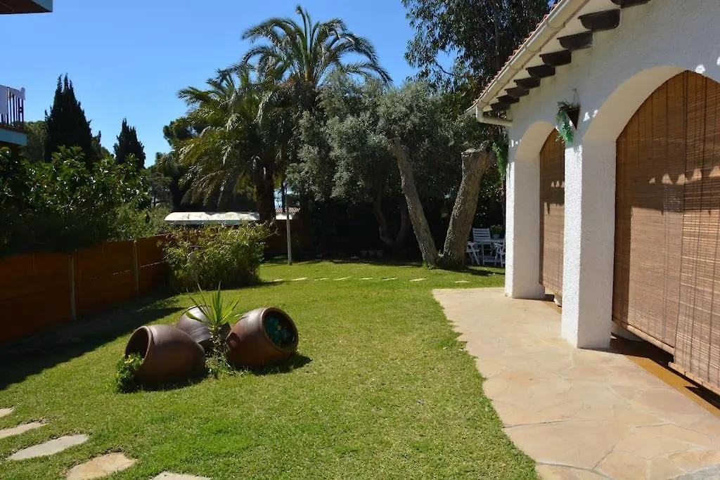 Loft El Ranch Playa A 10 Minutos Andando Con Jacuzzi Xxl Y Jardin Privado Villa Calafell Holiday home